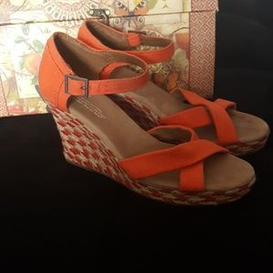 Orange Toms wedges